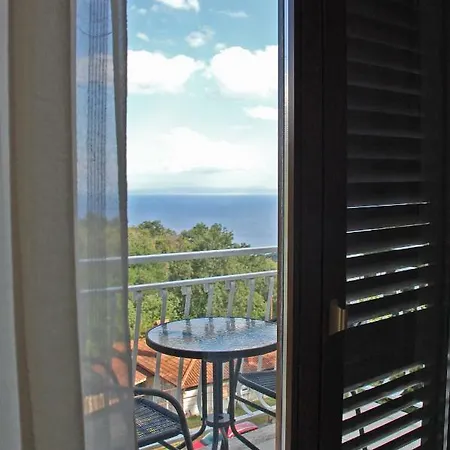 Spacious In Quiet Surrounding Appartement *