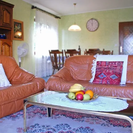 Spacious In Quiet Surrounding Appartement Ičići