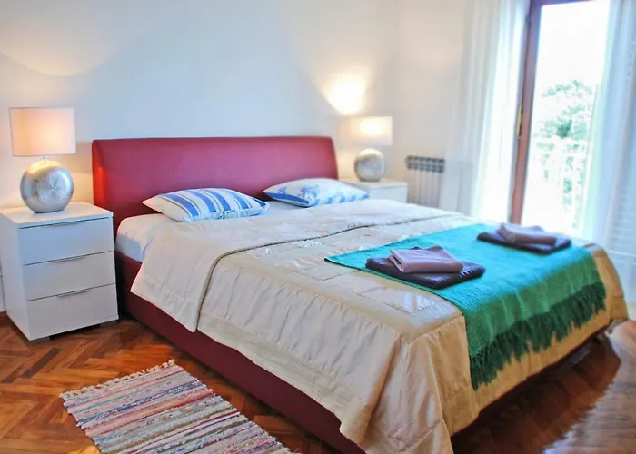 아파트 Spacious In Quiet Surrounding Ičići