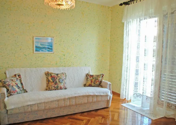 아파트 Spacious In Quiet Surrounding