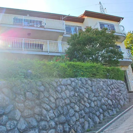 Spacious In Quiet Surrounding *