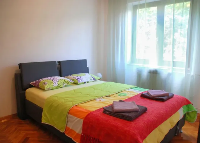 Apartament Spacious In Quiet Surrounding